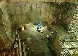 Widok z peronu niebieskiej linii na nową stację