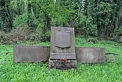 Grób poległych 26 lipca 1943 roku członków Żydowskiej Organizacji Bojowej w bunkrze na terenie getta