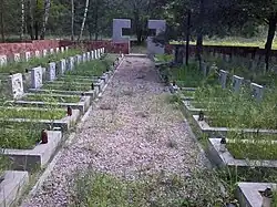 Widok na bramę cmentarza