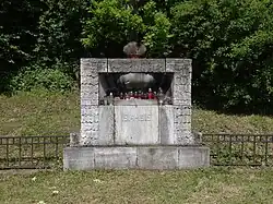 Przedni pomnik centralny