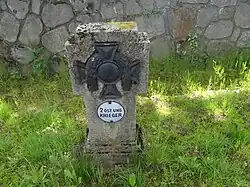 Nagrobek z austriackim krzyżem Ludwiga