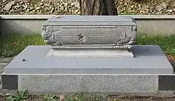 Nagrobek nadrabina Nachuma Asza w postaci tumby