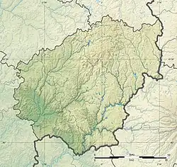 Mapa konturowa Corrèze, blisko centrum na lewo znajduje się punkt z opisem „źródło”, natomiast blisko centrum po lewej na dole znajduje się punkt z opisem „ujście”