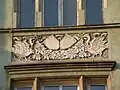 Fragment zdobień secesyjnych kamienicy nr 39.