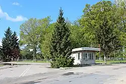 Dawna stacja benzynowa przy drodze wojewódzkiej nr 841