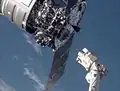 Cygnus S.S. G. David Low wypuszczony przez ramię Canadarm2 po odcumowaniu i odciągnięciu od ISS