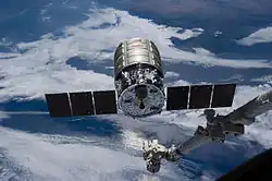 Cygnus S.S. Janice Voss przed uchwyceniem go przez Canadarm2