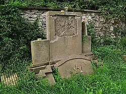 Mogiła setek ofiar małego getta i obozu Hasag, zamordowanych przez Niemców w 1943 roku