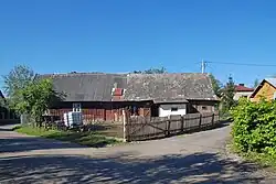 Pozostałości dawnej zabudowy