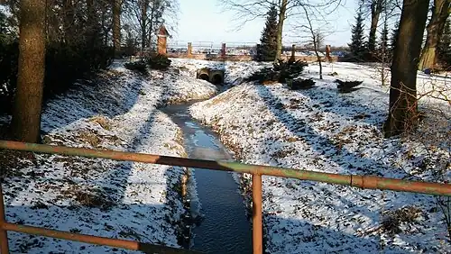 Przepust na Czerwonym Rowie przy&nbsp;klasztorze