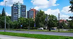 Widok osiedla od strony alei Pokoju, bloki przy ul. Półkole 5, 7 i 9