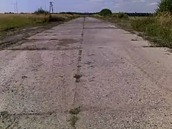 Jedyny ocalały fragment oryginalnej autostrady Rzeszy RAB 29 – w pobliżu węzła Kleszczów widoczna nawierzchnia z płyt betonowych z 1936 roku (obecny korytarz zaczynającej się w tym miejscu drogi nr 88 i wybudowanej na nowo autostrady A4 jest przesunięty o kilkanaście metrów w stosunku do pierwotnej trasy ze względu na wybudowany węzeł autostradowy)