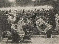 Kawiarnia z mozaiką autorstwa Kazimierza Gąsiorowskiego na piętrze