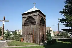 Dzwonnica przy kościele parafialnym