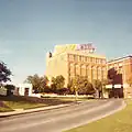 Dealey Plaza i TSBD w 1969 roku