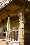 Detal architektoniczny chaty drewnianej z regionu Maramuresz
