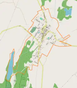 Mapa konturowa Dobrej, blisko centrum na prawo u góry znajduje się punkt z opisem „Parafia pw. św. Klary w Dobrej”