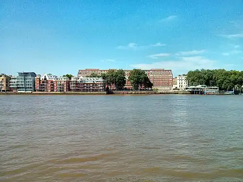 Kompleks mieszkalny Dolphin Square nad Tamizą