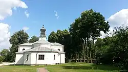 Kościół - widok od strony ogrodu