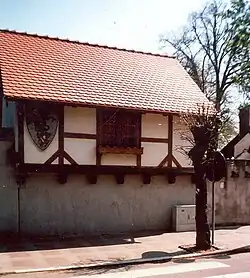 Niechorze – zabytkowy dom rybacki na rynku