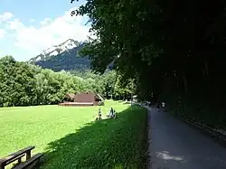 Początkowy bieg w Czerwonym Klasztorze z widokiem na Trzy Korony