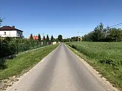 Droga asfaltowa w Czernikowie Opatowskim