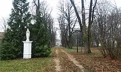 Dwór i park dworski