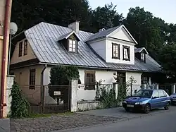 ul. Zamoyskiego 12Dworek