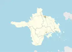 Mapa konturowa prowincji Hiiumaa, po prawej nieco u góry znajduje się punkt z opisem „źródło”, powyżej na prawo znajduje się również punkt z opisem „ujście”