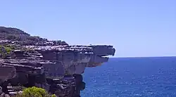 Eagle Rock (Orla Skała) widziana z głównej drogi przejazdowej.