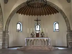 Kościół Niepokalanego Serca Maryi w Écône – ołtarz