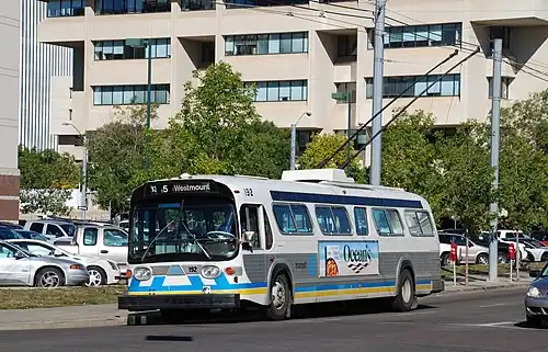Trolejbus w Edmonton﻿(inne języki) wyprodukowany na bazie autobusu New Look