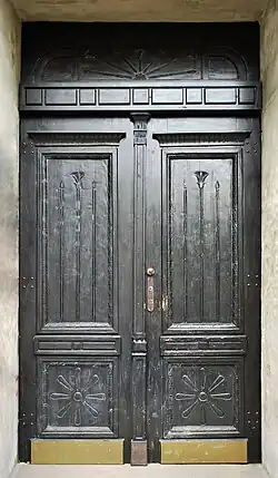 Drzwi frontowe, od strony ul. Retoryka