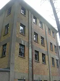 Ceglano-żelbetowa, szkieletowa konstrukcja budynków