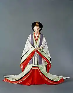 Cesarzowa Michiko w stroju o nazwie jūni-hitoe, intronizacja 1990
