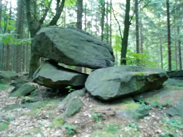 „Ente“, stacja obserwacyjna wschodu i zachodu słońca podczas przesilenia.