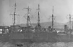 Francuskie niszczyciele na redzie Tulonu w 1926 roku (niszczyciel Casque pierwszy z prawej)