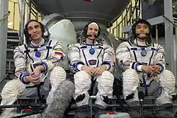 Załoga podczas przygotowań do lotu (listopad 2015)