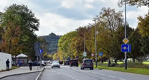 Widok na zachód. Perspektywę zamyka Kopiec Kościuszki