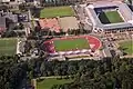 Widok z lotu ptaka na stadion lekkoatletyczny i DKB-Arena
