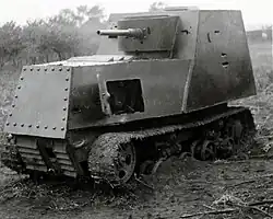 Zniszczony ChTZ-16 (widoczne przestrzeliny po pociskach)