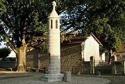 Zabytkowa latarnia zmarłych (2009)