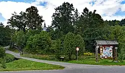 Cerkiew i potok Wołkowyjka