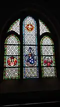 Jeden z witraży widoczny z empor