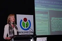 Rose Holley z National Library of Australia podczas prezentacji swego programu digitalizacji gazet australijskich (Australian Newspapers Digitisation Program)