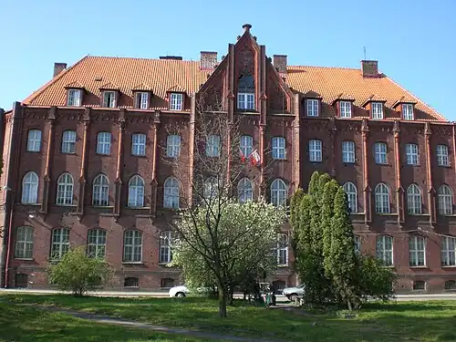 Gmach dawnej dyrekcji poczty przy&nbsp;targu