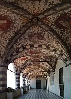 Drugi klasztor, Loggia dell'annunciazione – sklepienia z tondami Sybilli
