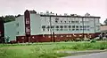 Wybudowany w latach 90. XX wieku budynek gimnazjum