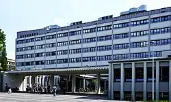 Widok gmachu od północnego zachodu