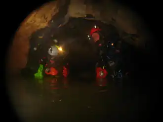 Nurkowie GNJ podczas akcji w wywierzysku Izbucul Cotetul Dobrestilor (Rumunia)